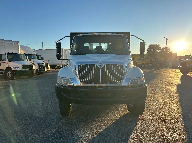 2020 International MV - image 2