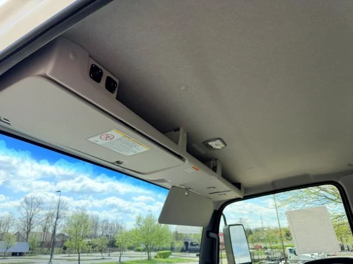 2027 Isuzu NRR - image 14