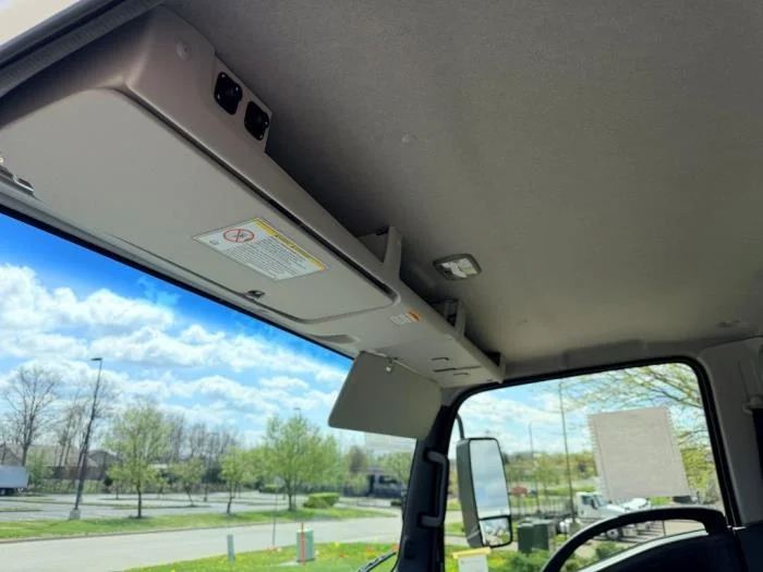 2027 Isuzu NRR - image 15