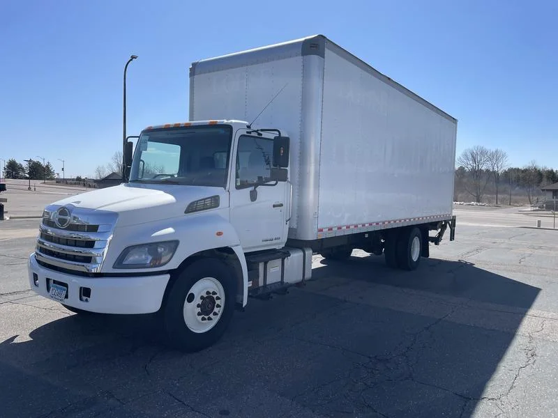 2020 Hino 268 in Sauk Rapids