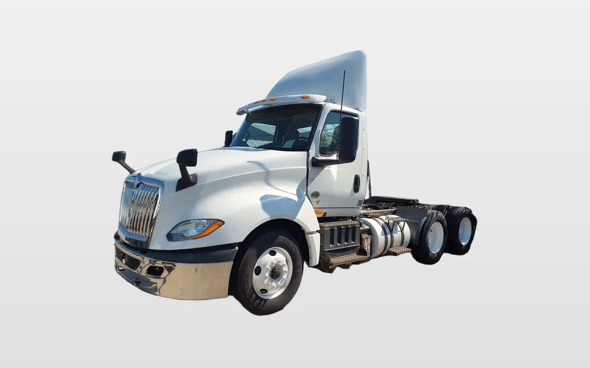 2019 International - image 1