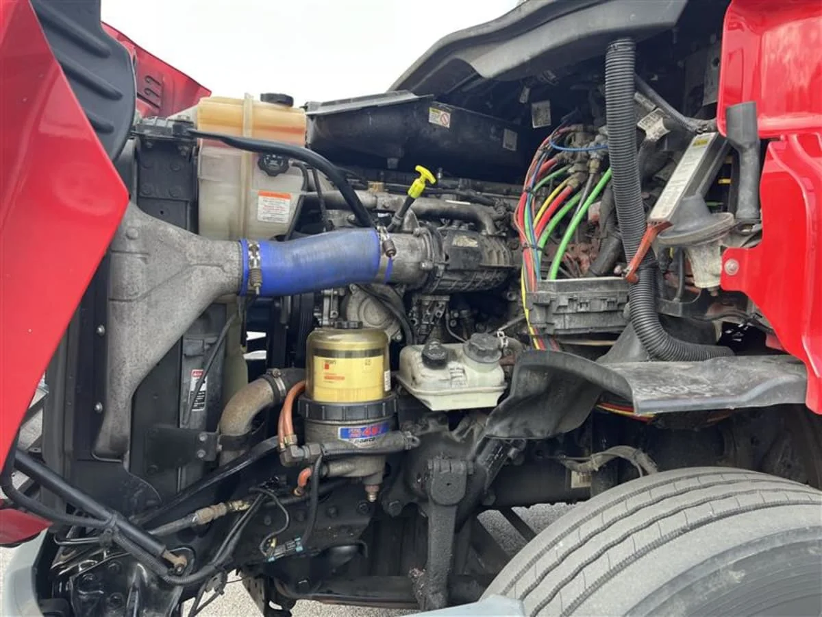 2019 Freightliner Cascadia in Beltsville, MD — photo 8