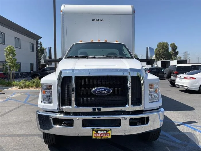 2027 Ford F-750 — photo 8