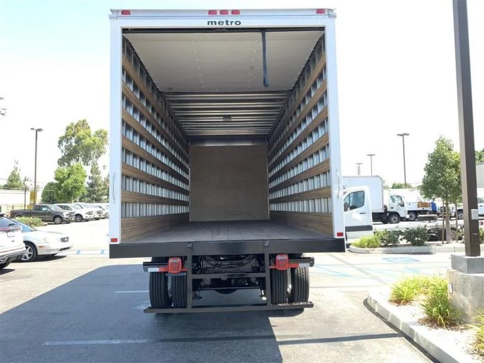 2027 Ford F-750 — photo 4