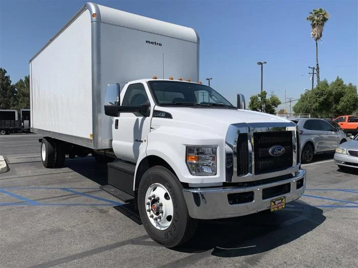 2027 Ford F-750 — photo 7