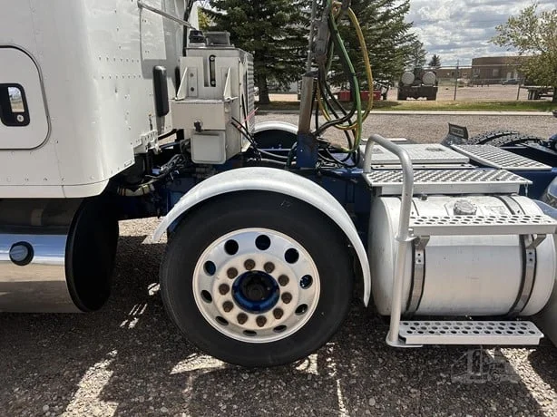 2016 Kenworth T880 - image 13