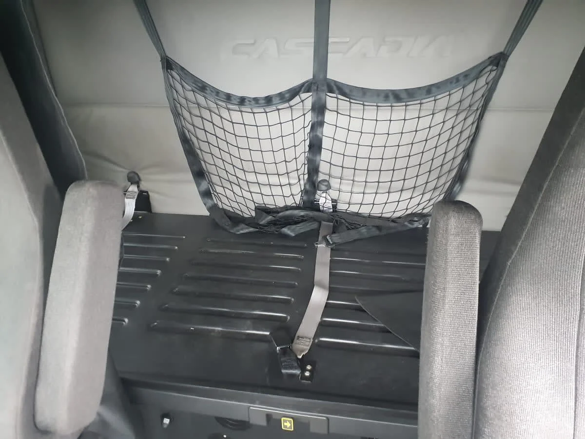2020 Freightliner Cascadia in Clarksville, IN — photo 8