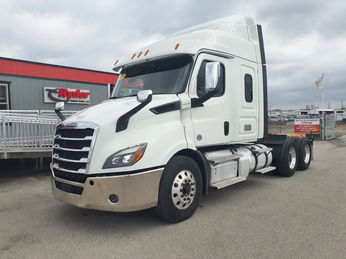 2020 Freightliner Cascadia in Clarksville, IN