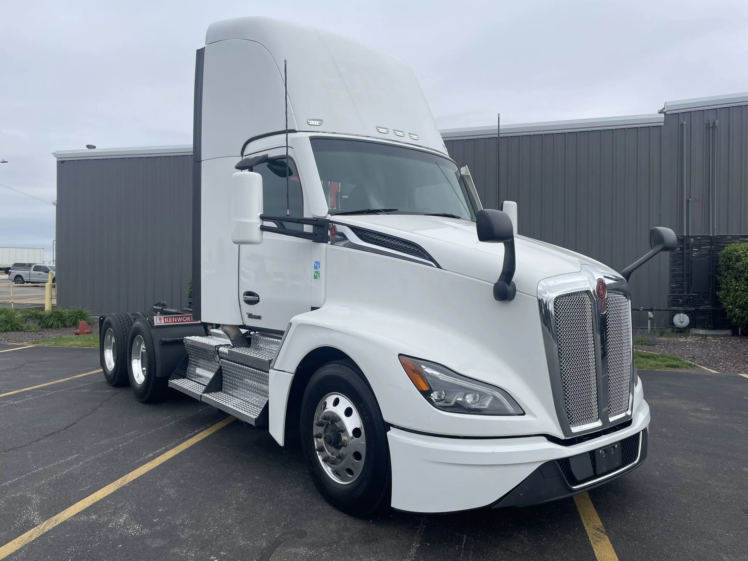 2023 Kenworth T680 — photo 5