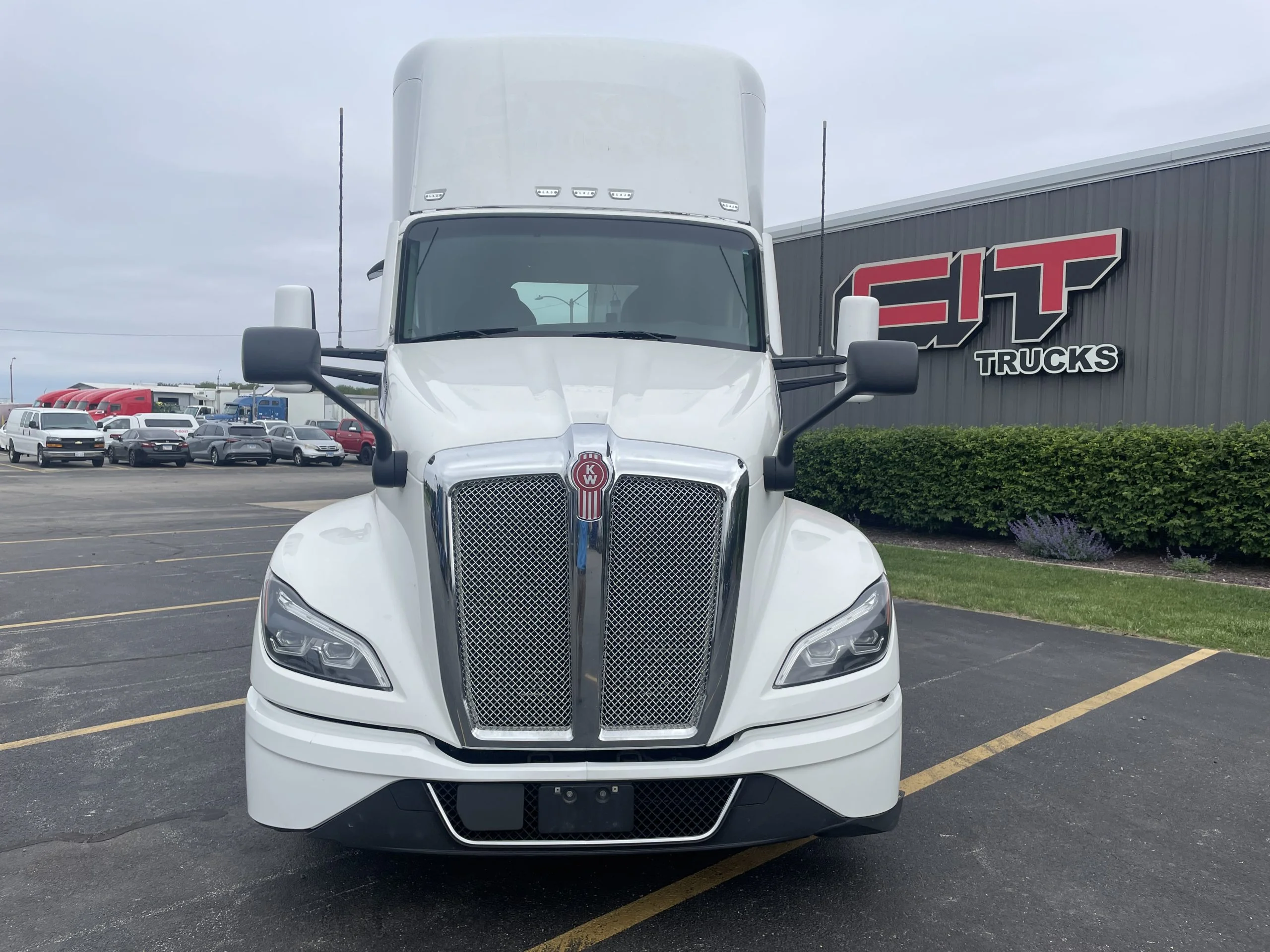 2023 Kenworth T680 — photo 4