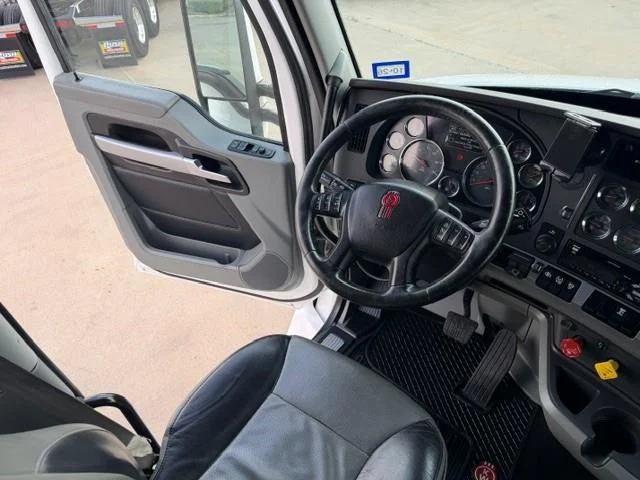 2020 Kenworth T680 — photo 45