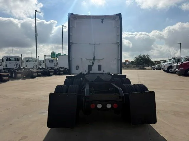 2020 Kenworth T680 — photo 8