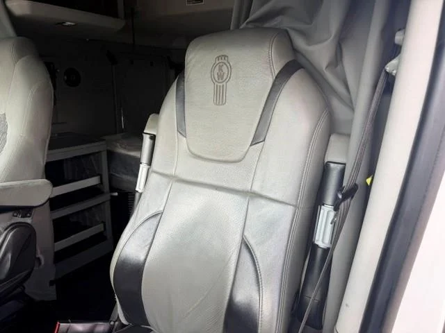 2020 Kenworth T680 — photo 29