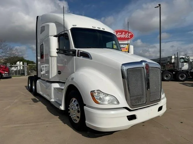 2020 Kenworth T680 — photo 13