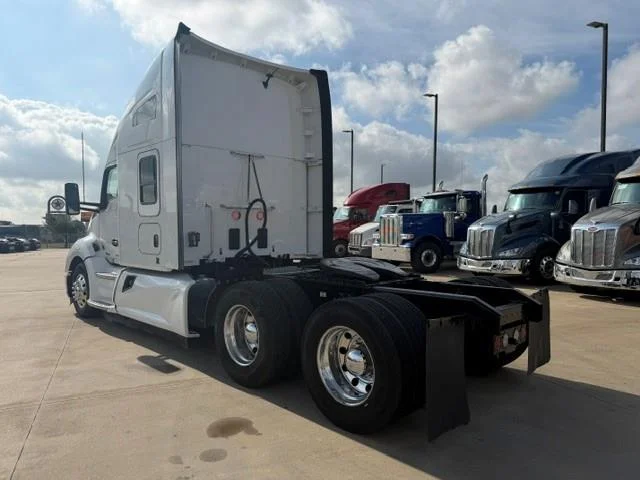 2020 Kenworth T680 — photo 6