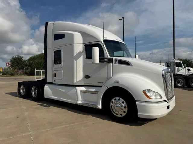 2020 Kenworth T680 — photo 12