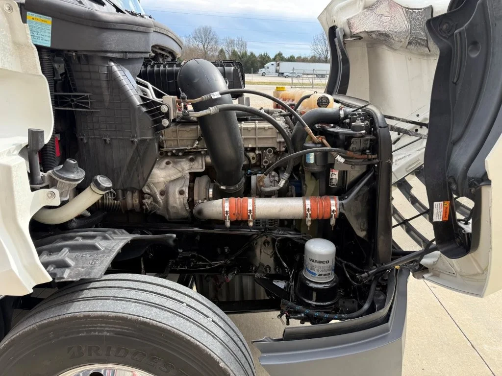 2021 Freightliner Cascadia - image 14