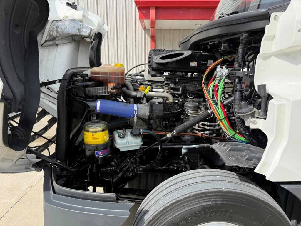 2021 Freightliner Cascadia - image 15