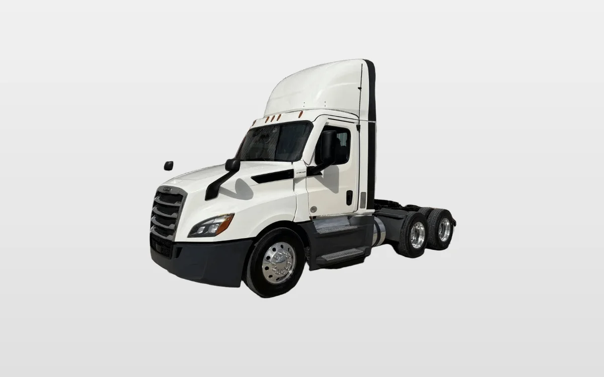 2021 Freightliner Cascadia - image 1