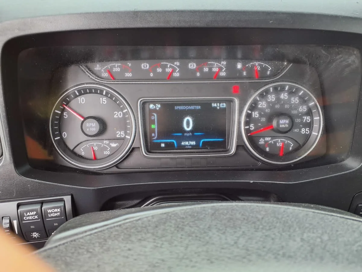 2020 International LT in Cleveland, OH — photo 11