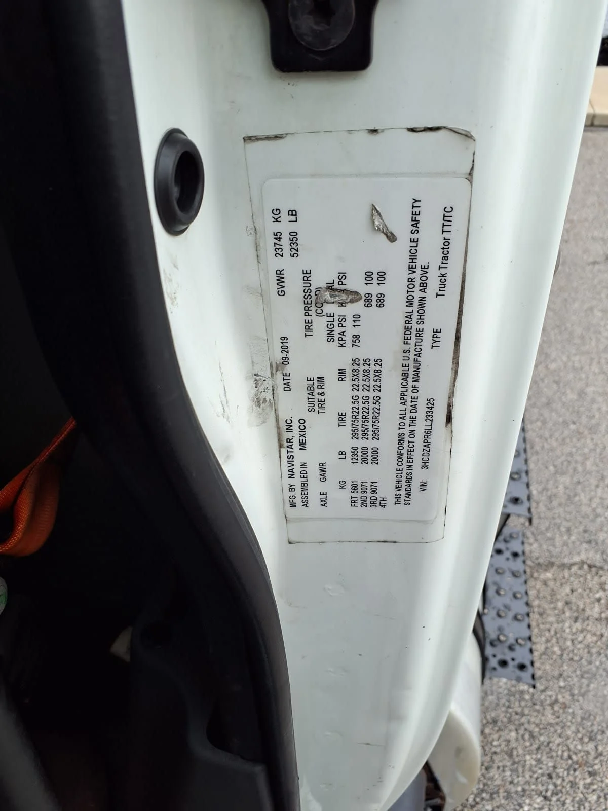 2020 International LT in Cleveland, OH — photo 9