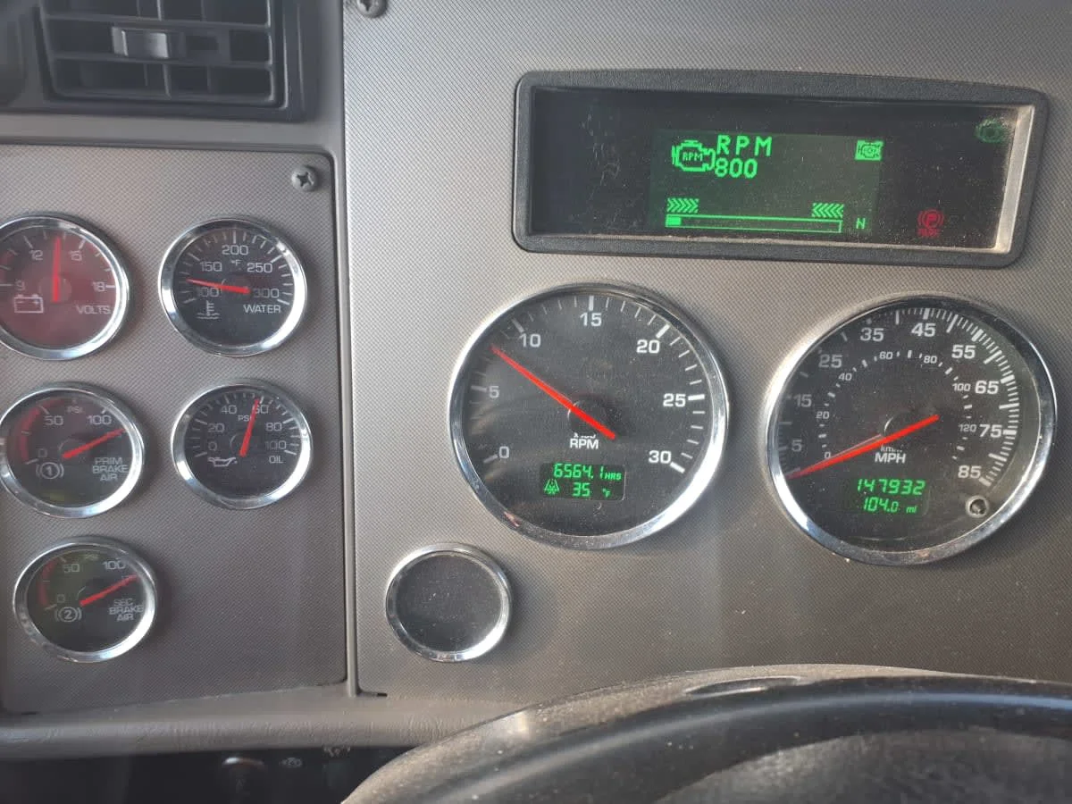 2019 Kenworth T370 - image 10