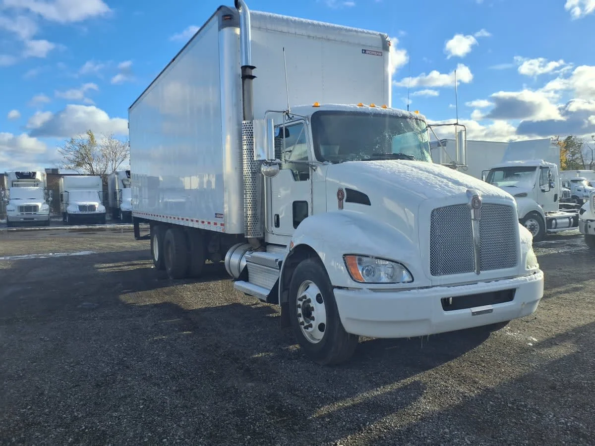 2019 Kenworth T370 - image 3