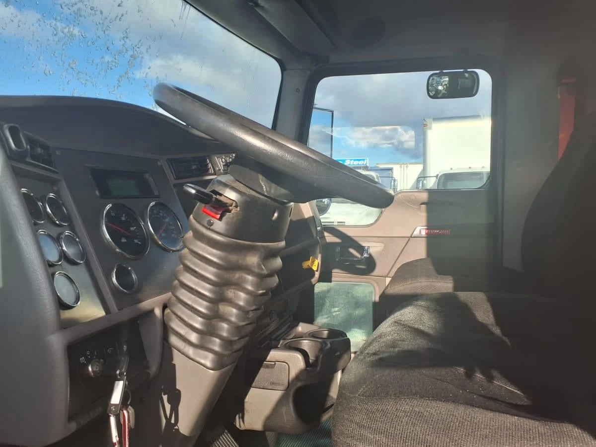 2019 Kenworth T370 - image 7