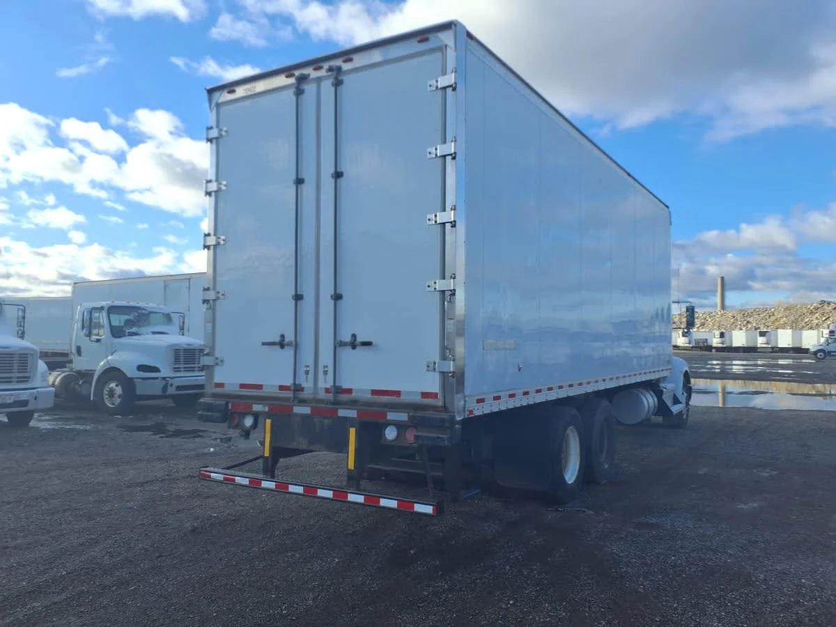 2019 Kenworth T370 - image 4