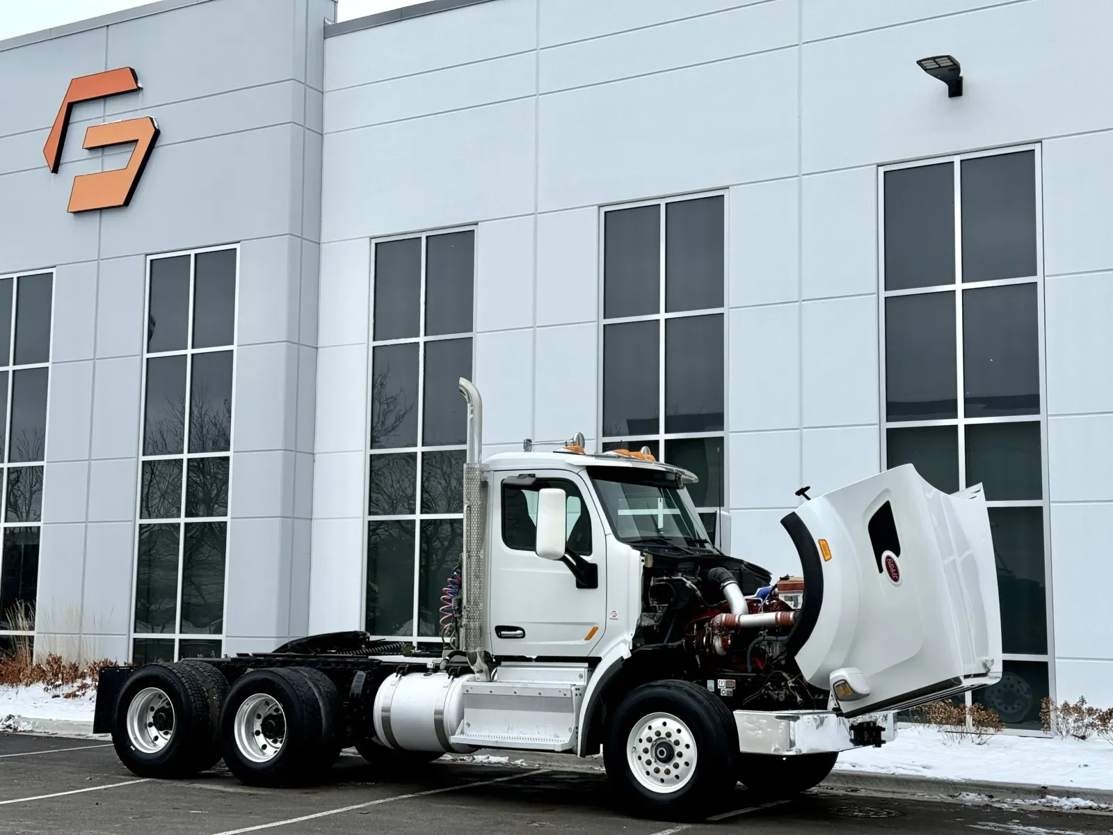 2016 Peterbilt 567 - image 9