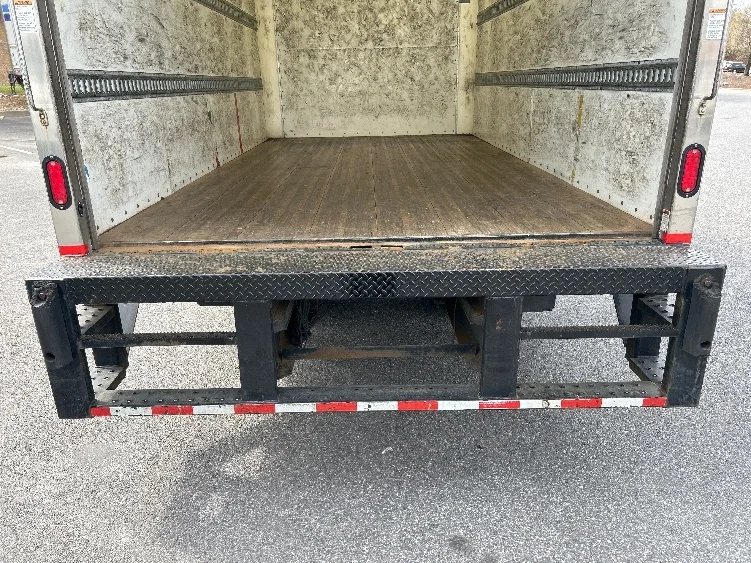 2020 Isuzu NPR - image 9