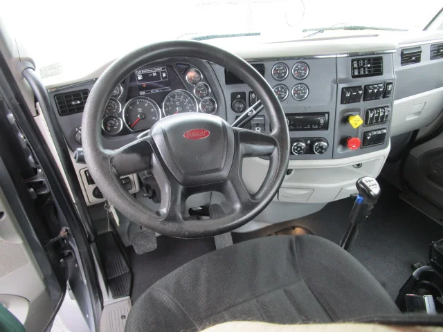 2020 Peterbilt 567 - image 11