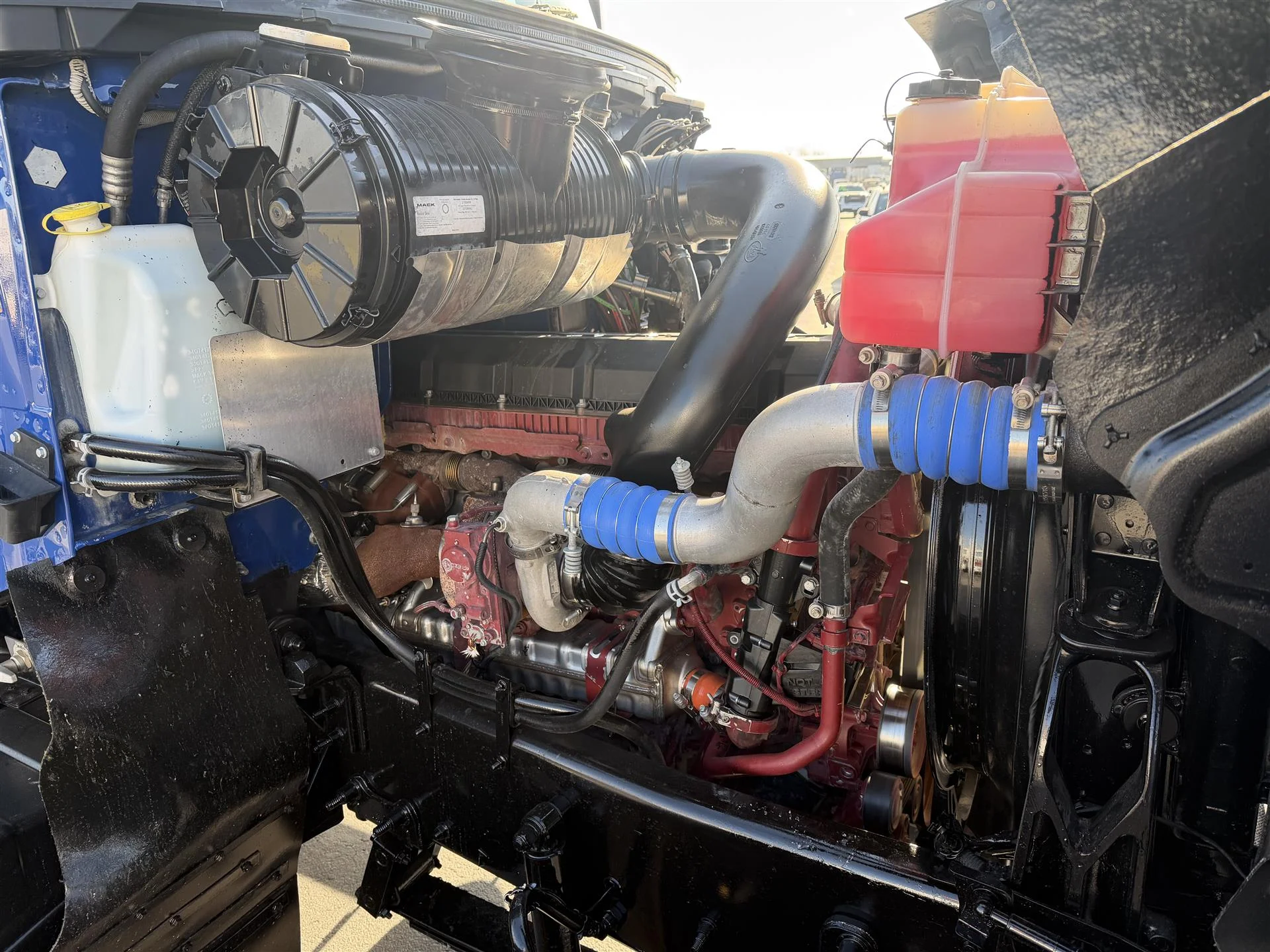 2022 Mack Pinnacle - image 11