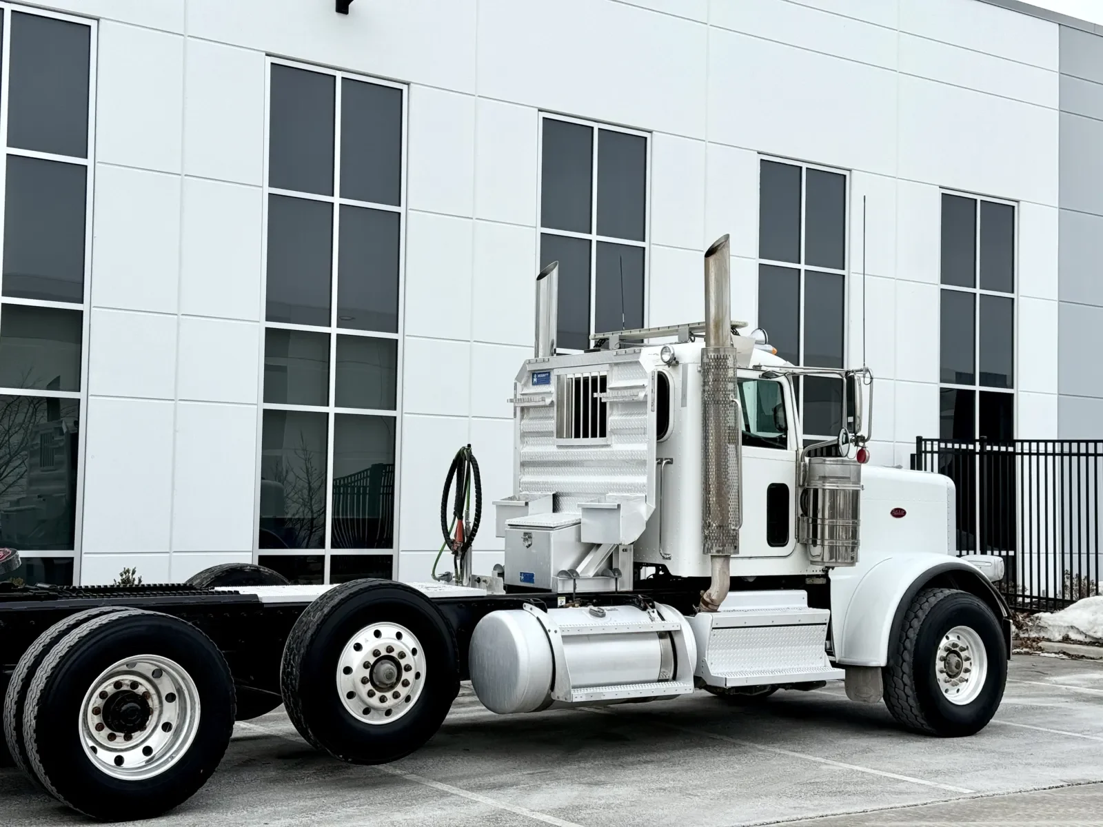 2018 Peterbilt 389 - image 7
