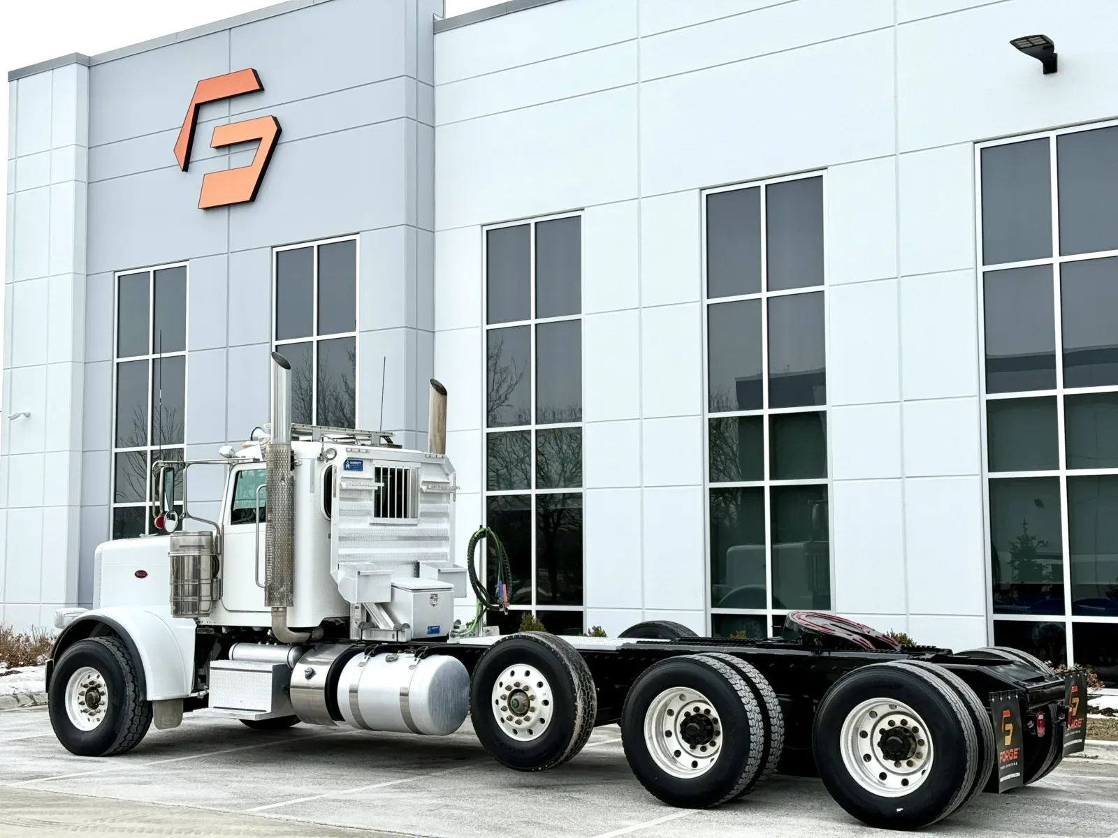 2018 Peterbilt 389 in New Lenox, IL — photo 6
