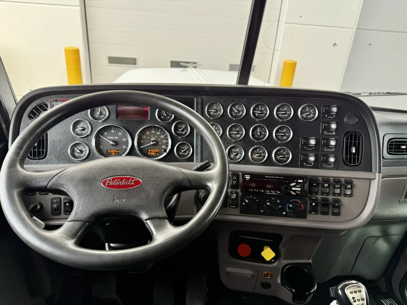 2018 Peterbilt 389 in New Lenox, IL — photo 16