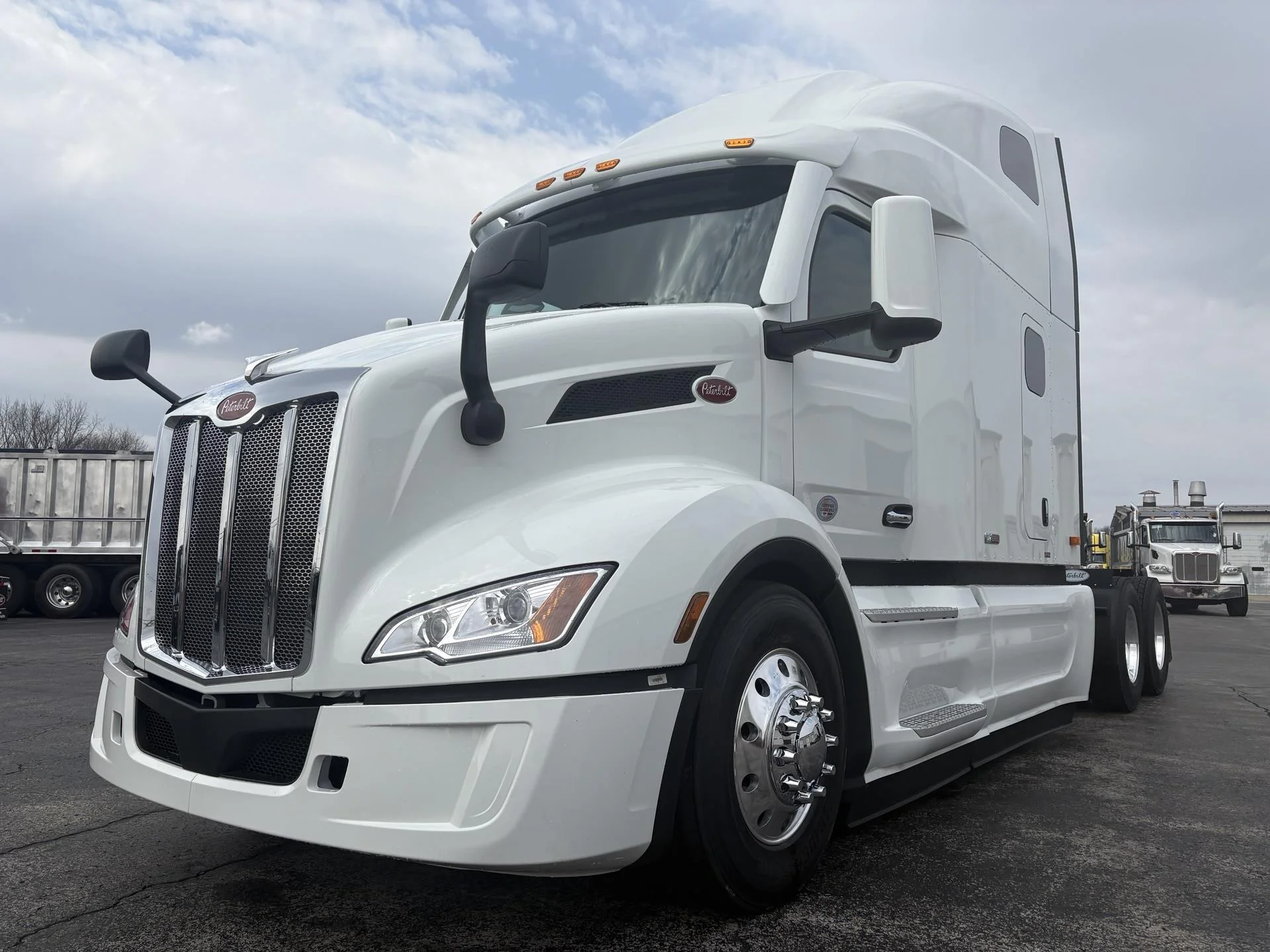 2027 Peterbilt 579 in Findlay, OH