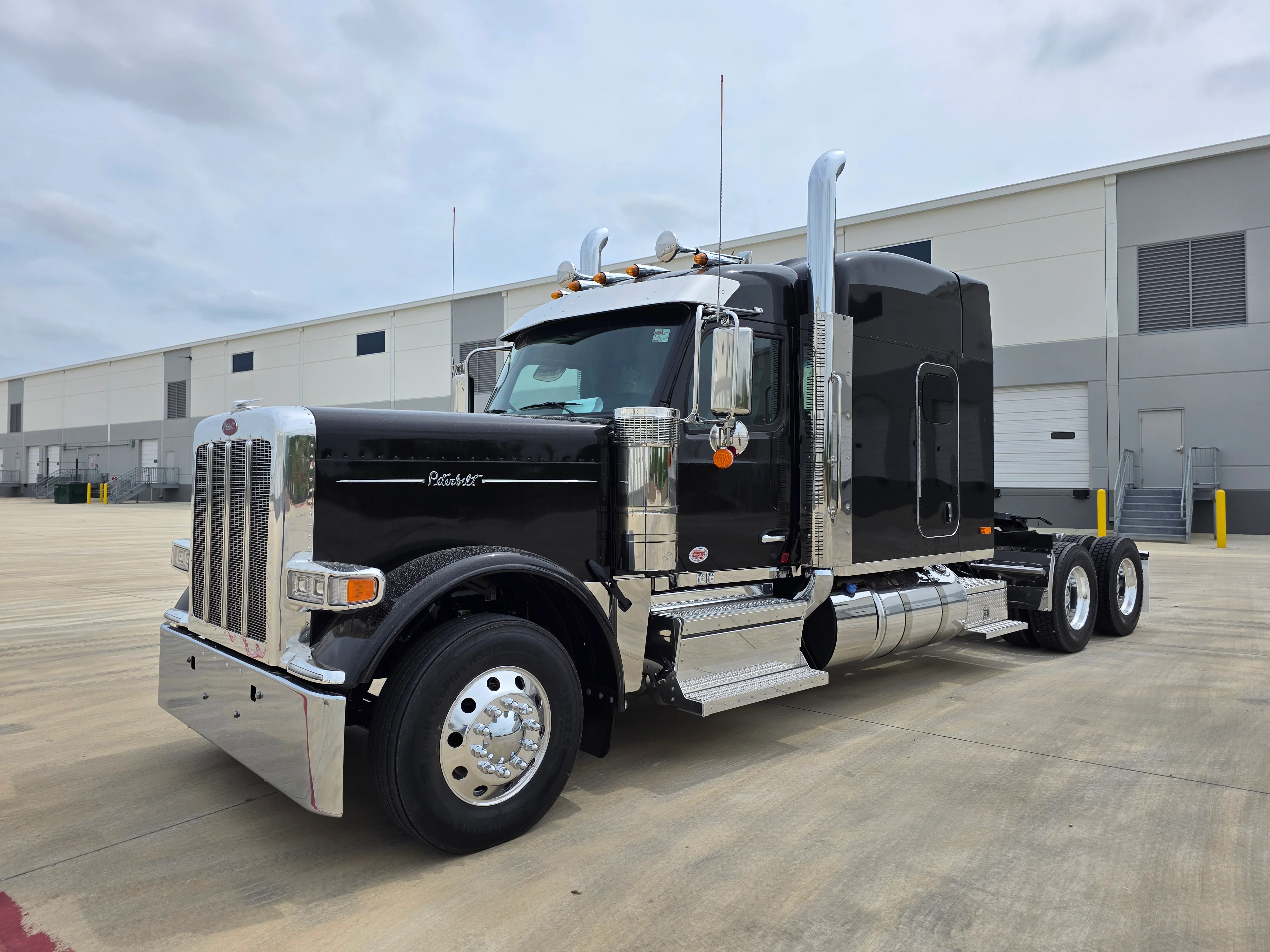 2027 Peterbilt 589 in Tallahassee, FL