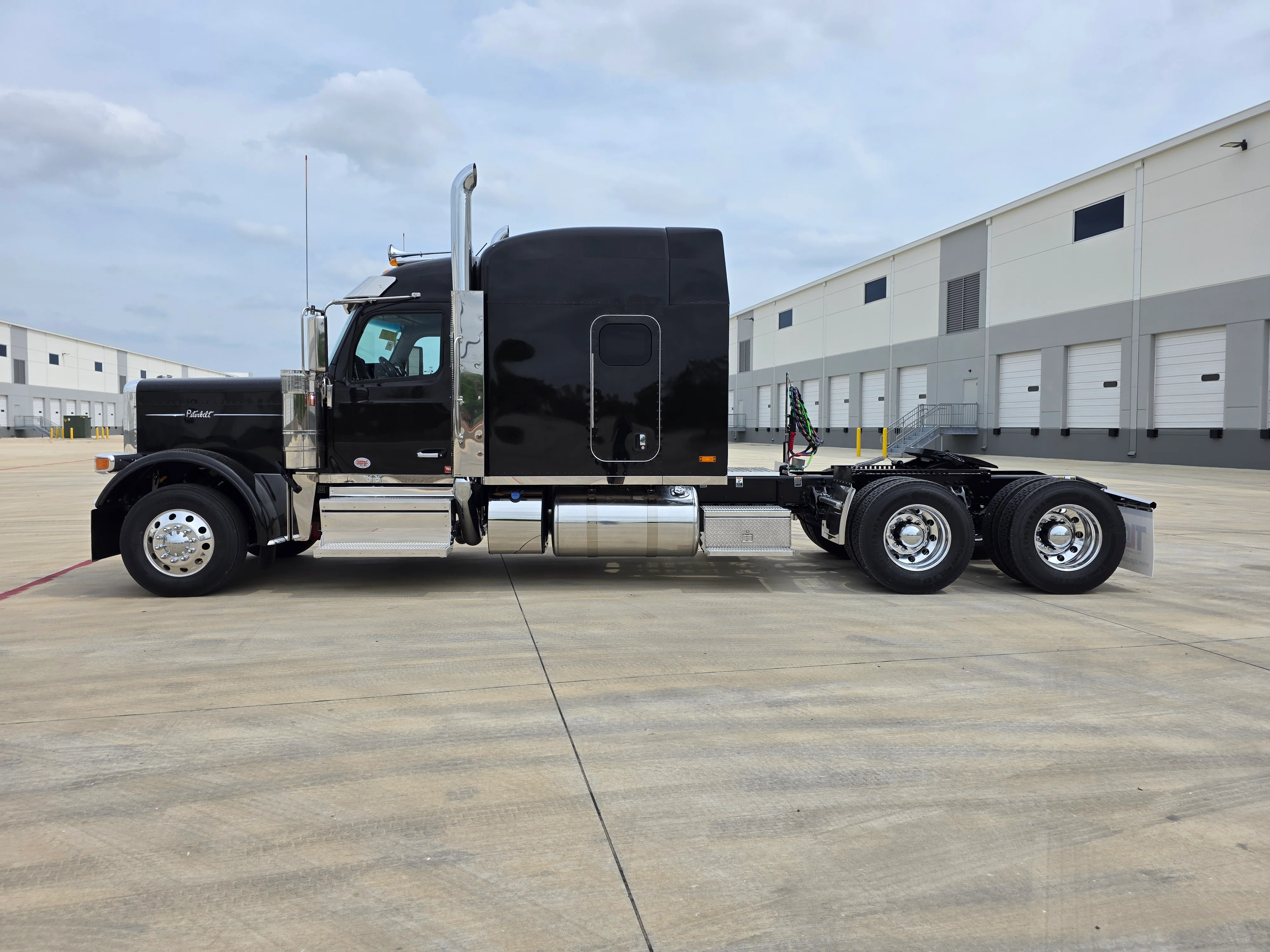 2027 Peterbilt 589 in Tallahassee, FL — photo 2