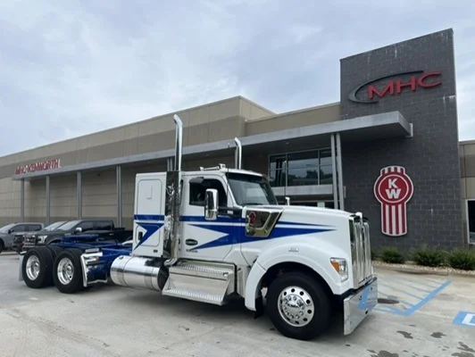 2027 Kenworth W990