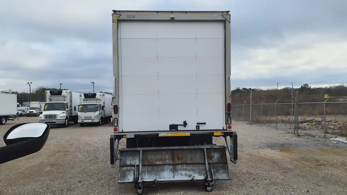 2018 International 4300 - image 5