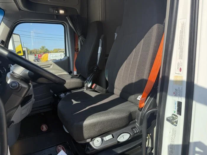 2021 Peterbilt 579 - image 17