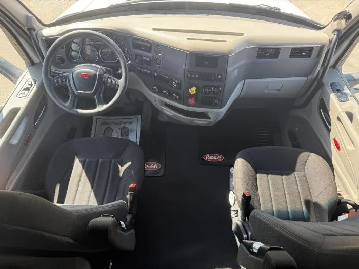 2021 Peterbilt 579 - image 14