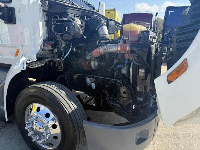 2021 Peterbilt 579 in Dallas, TX — photo 45