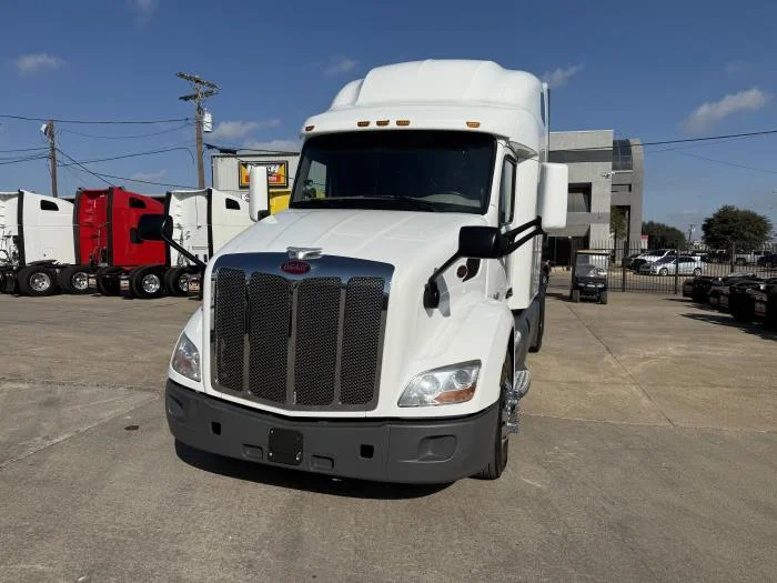 2021 Peterbilt 579 in Dallas, TX — photo 21