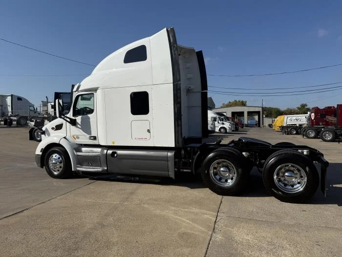 2021 Peterbilt 579 in Dallas, TX — photo 40