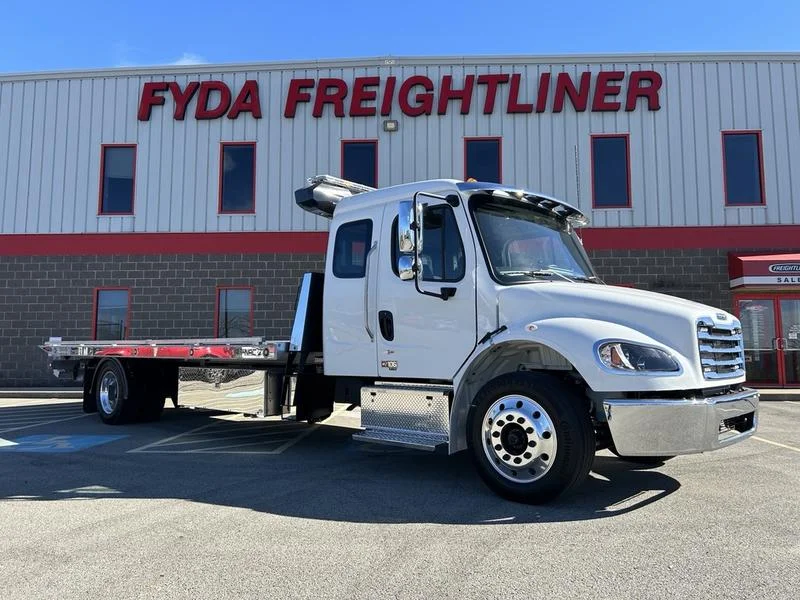 2026 Freightliner M2 106 in Columbus, OH — photo 2