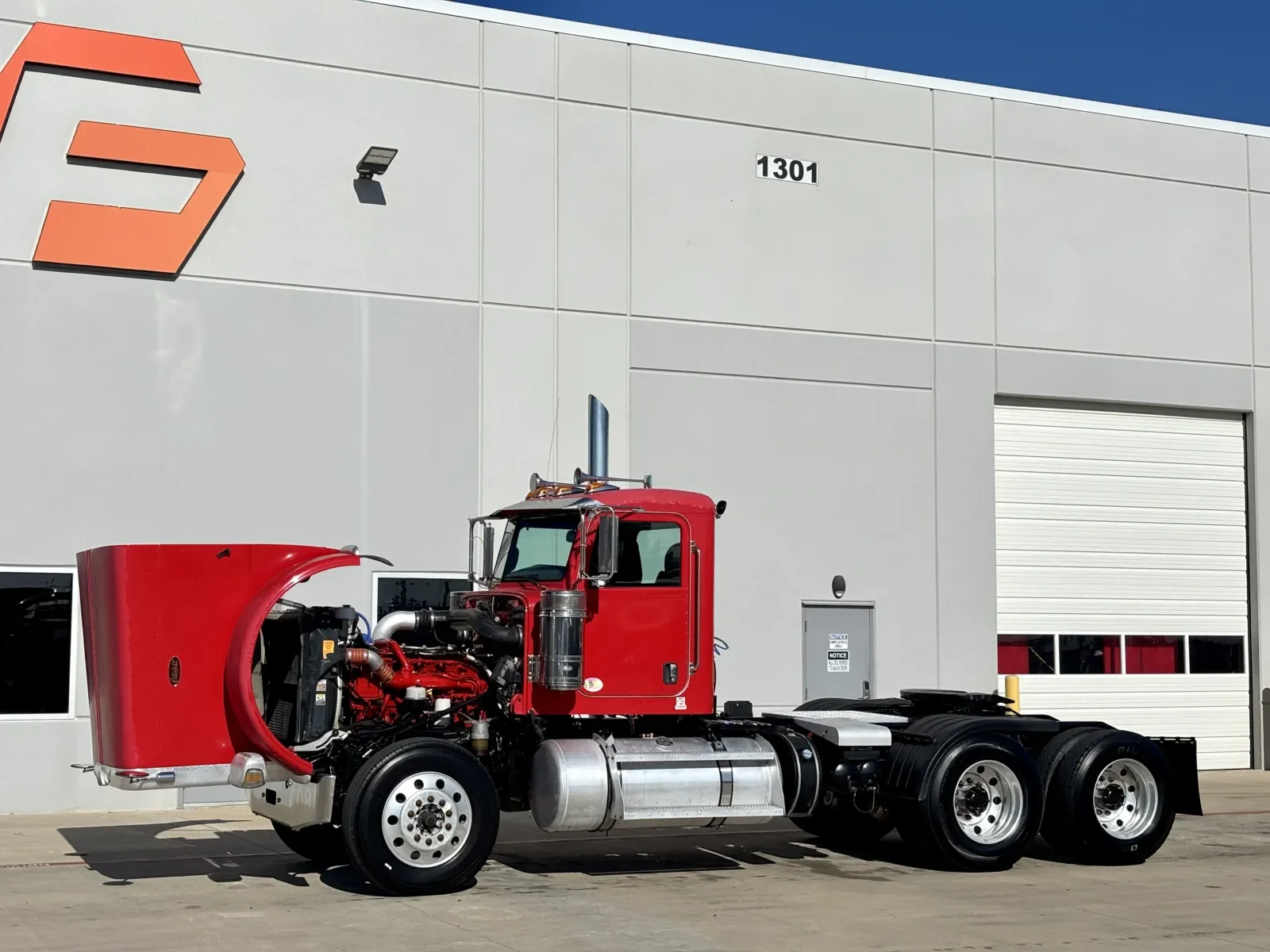 2012 Peterbilt 388 in Hutchins, TX — photo 10