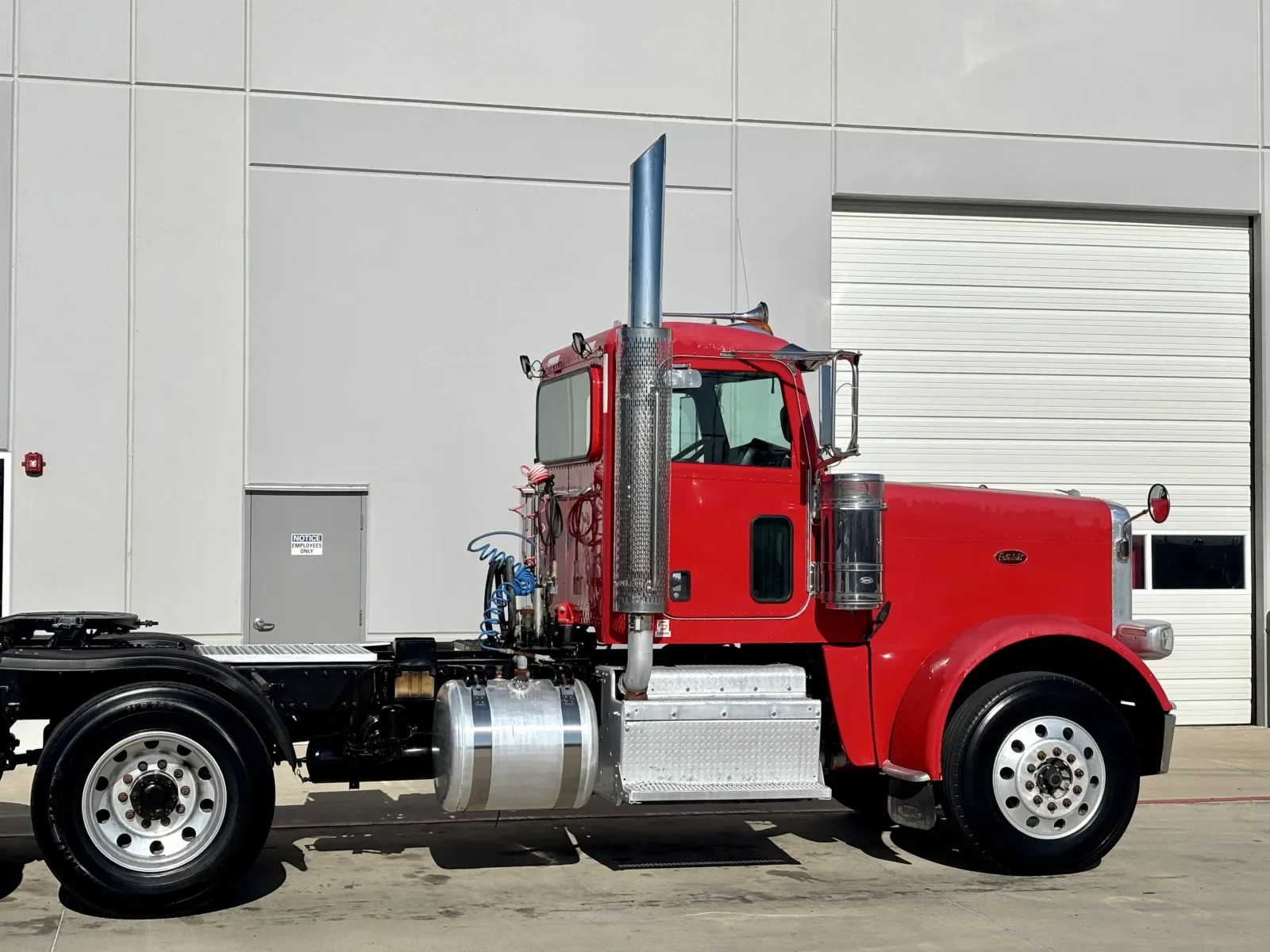 2012 Peterbilt 388 in Hutchins, TX — photo 7