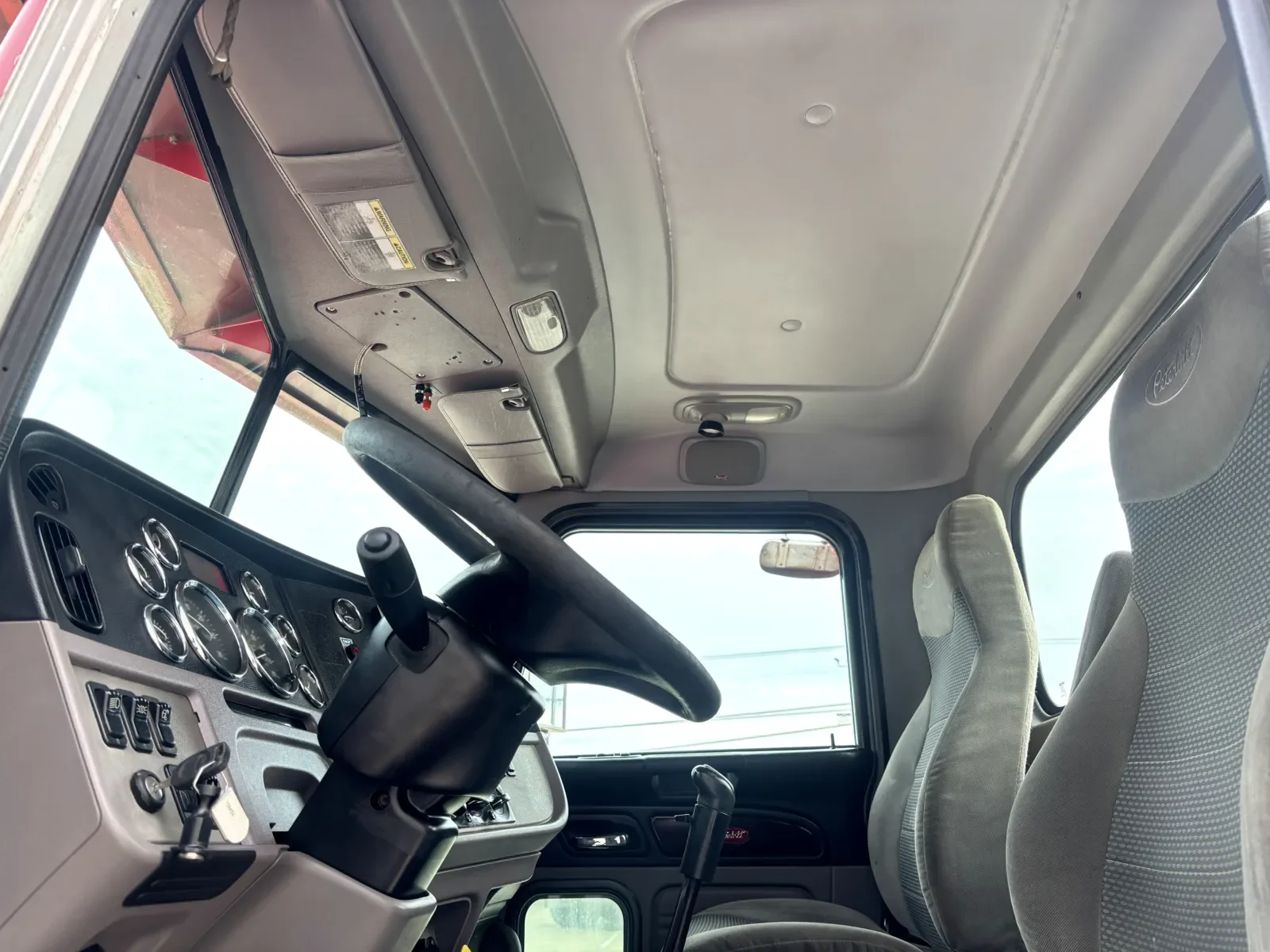 2012 Peterbilt 388 in Hutchins, TX — photo 14
